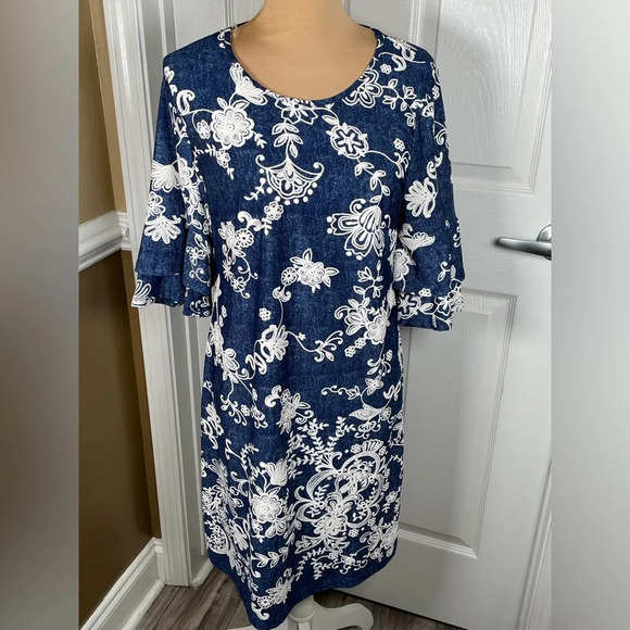 TACERA Dress Blue White Lace Floral Beach Dress Size Medium Stretch - Picture 4 of 7
